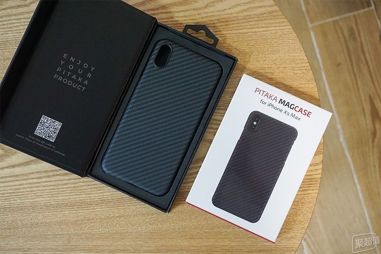 线充电宝体验：行走的无线充办公室充电利器pg电子模拟器免费试玩Pitaka磁吸无(图17)